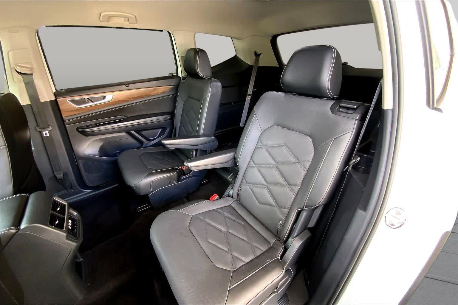 Used 2024 Volkswagen Atlas SE FWD image 21