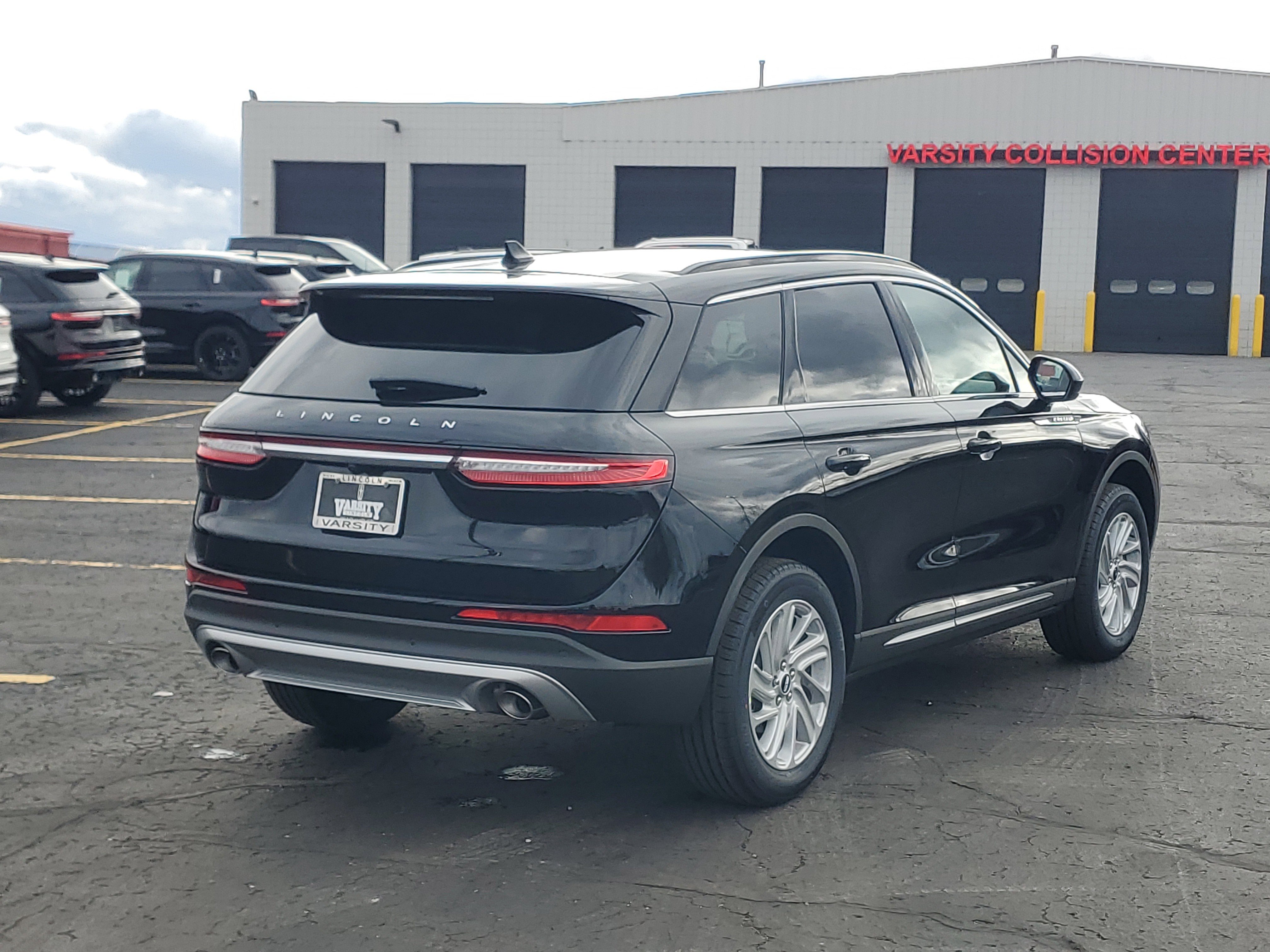 New 2026 Lincoln Corsair Premiere image 4