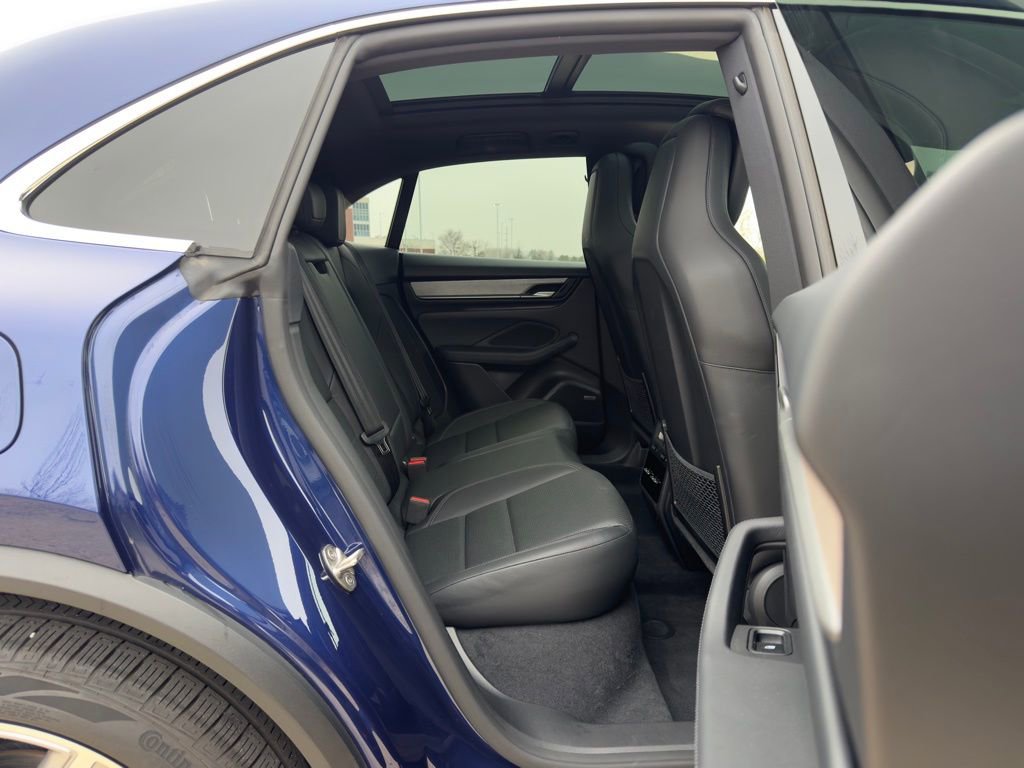 Used 2024 Porsche Macan 4 Electric image 34