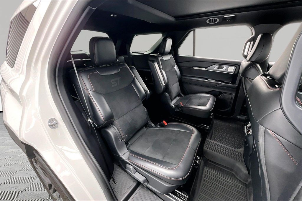 Certified 2025 Ford Explorer ST AWD/4WD image 27