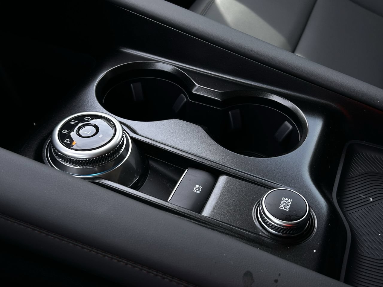 New 2026 Ford Explorer Active w/ Active Comfort Package RWD image 17