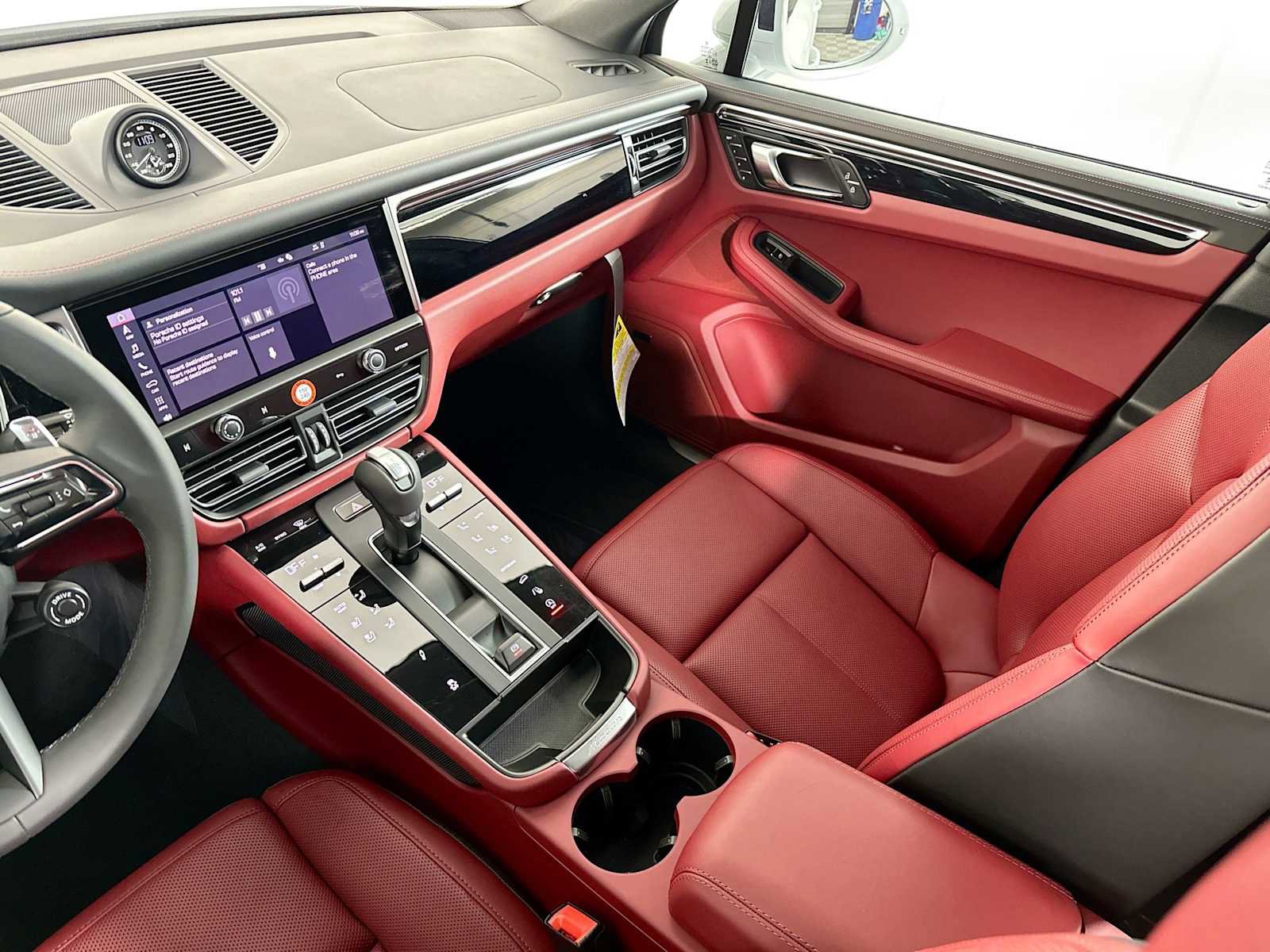 New 2025 Porsche Macan S image 25