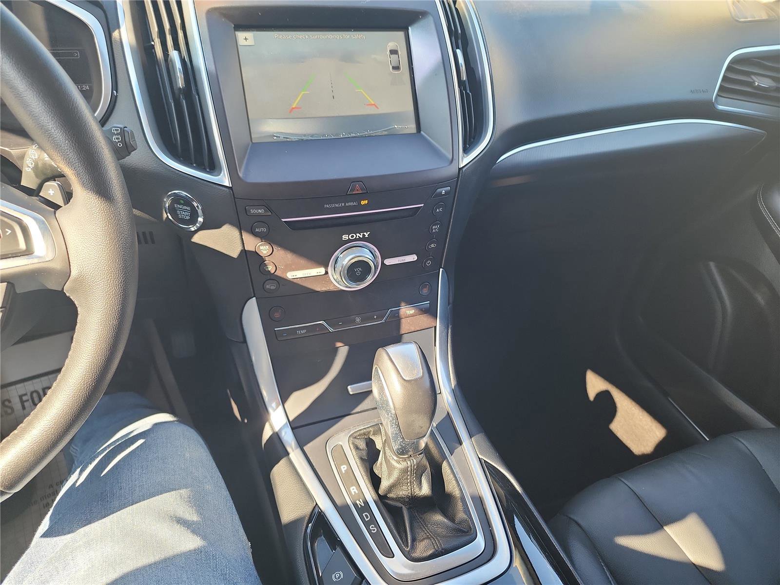 Used 2018 Ford Edge Titanium w/ Technology Package image 32