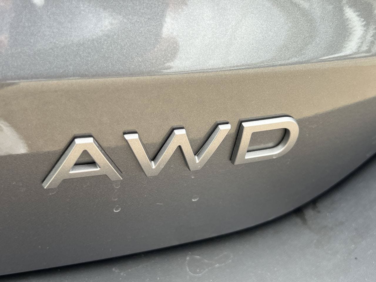 Used 2025 Nissan Kicks SV w/ Charging Package AWD/4WD image 7