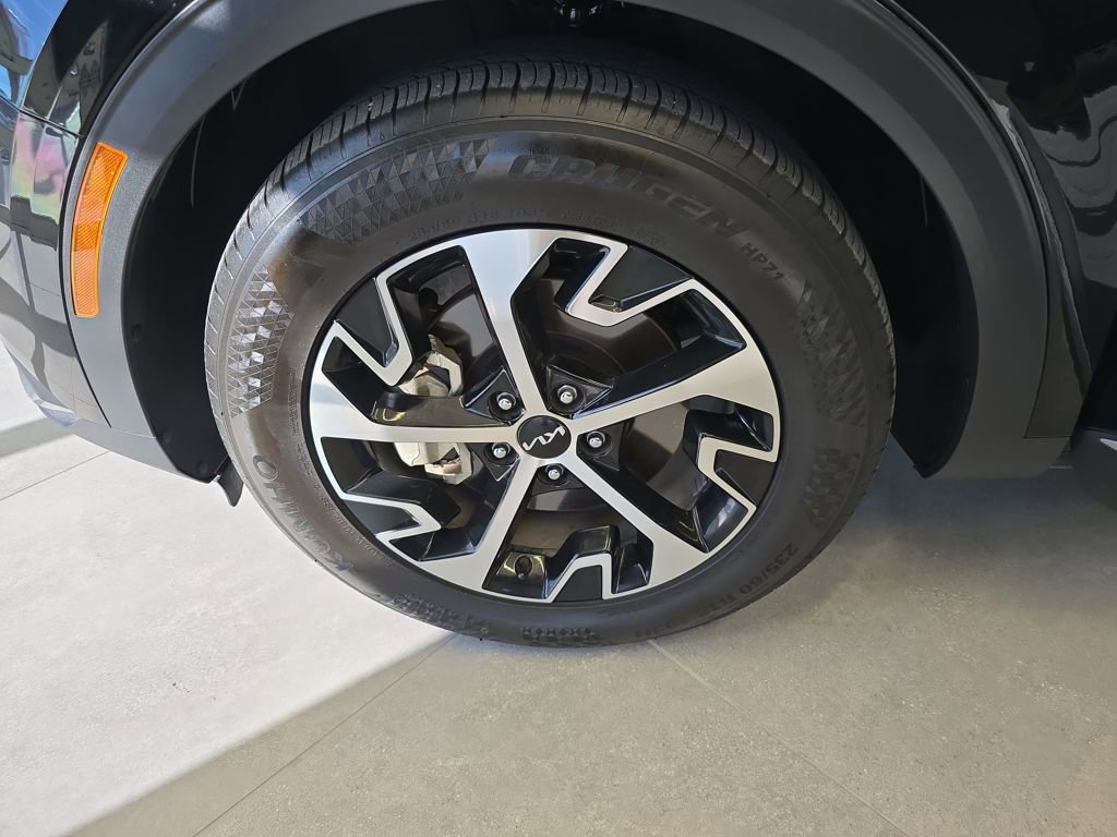 Certified 2025 Kia Sportage EX image 36