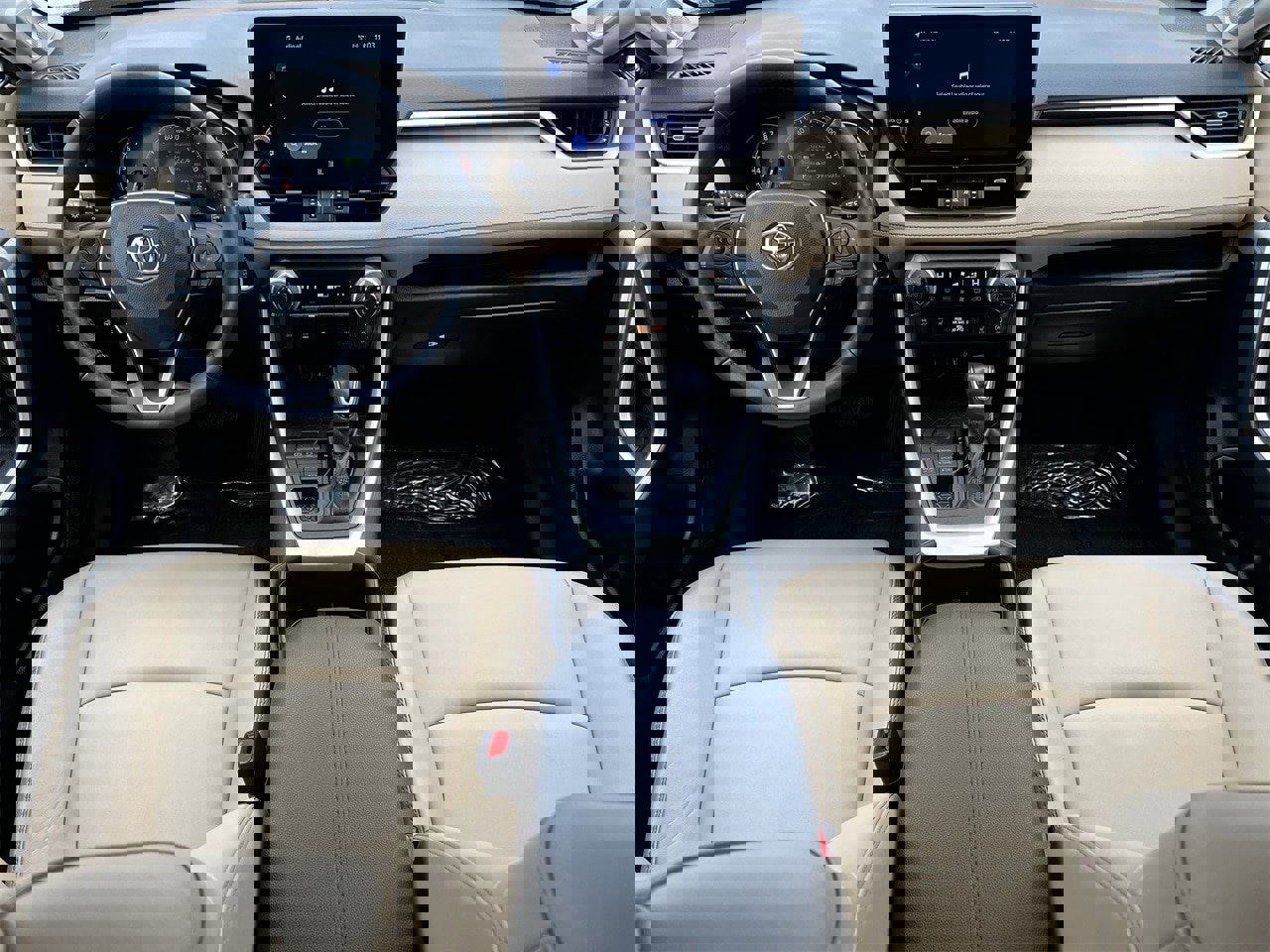 Used 2023 Toyota RAV4 XLE Premium image 9