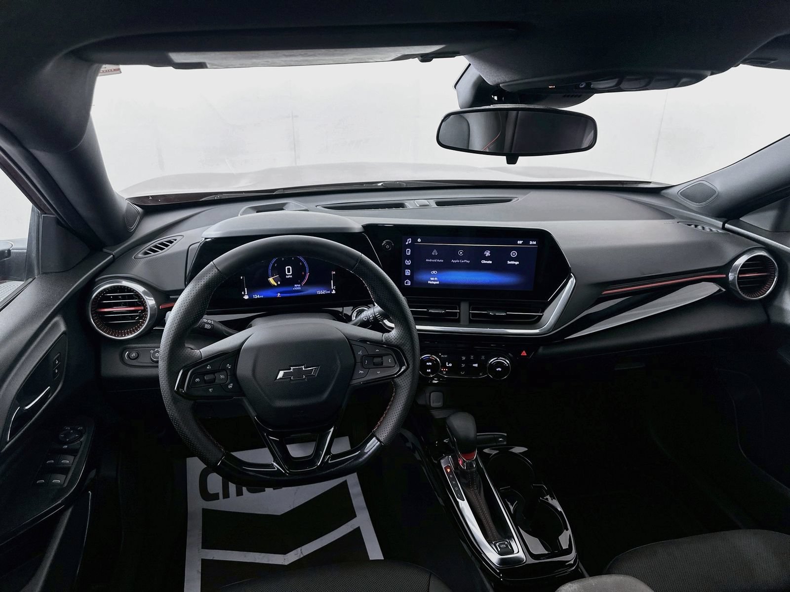 Used 2024 Chevrolet Trax RS w/ Sunroof Package FWD image 23