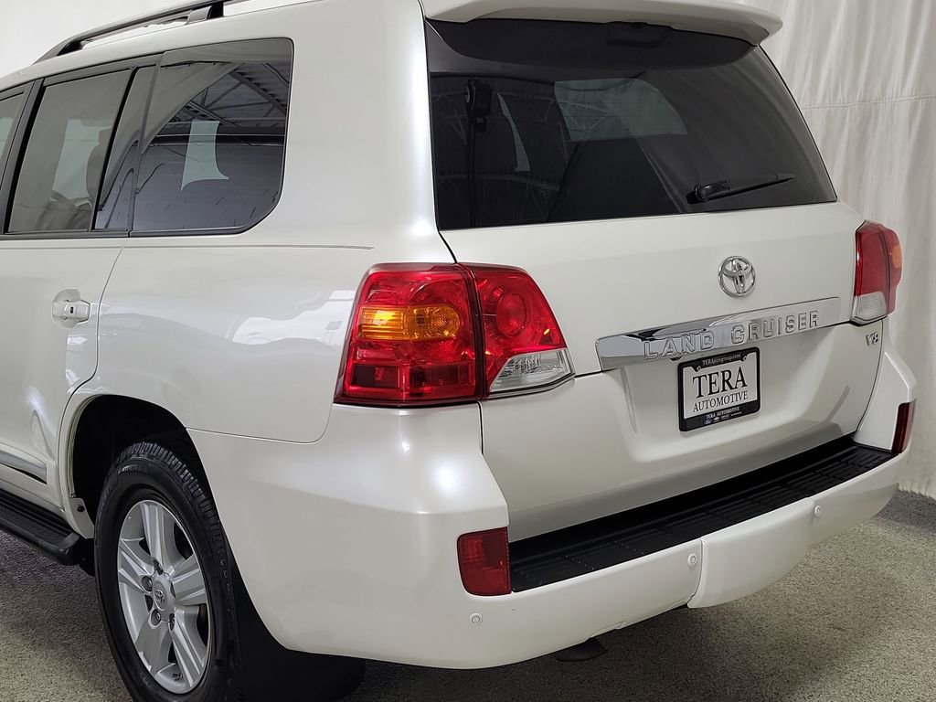 Used 2014 Toyota Land Cruiser image 6