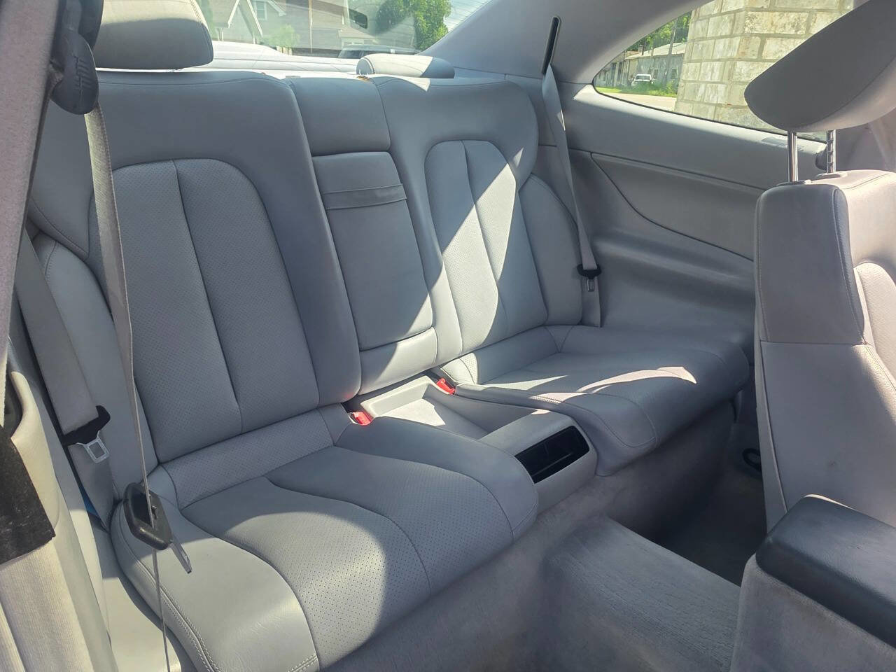 Used 2000 Mercedes-Benz CLK 320 Coupe image 16