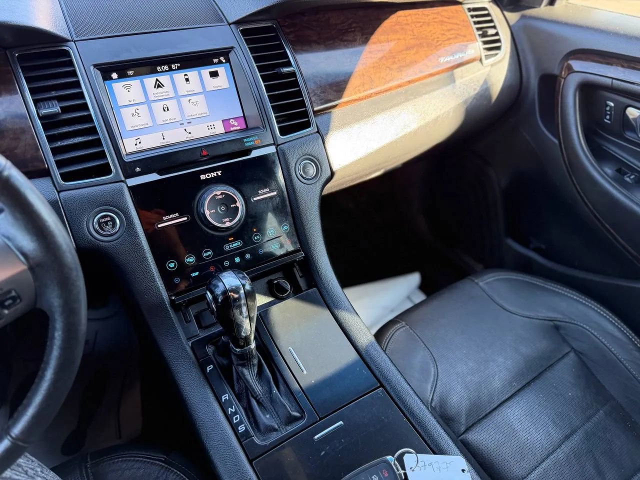 Used 2017 Ford Taurus Limited image 43