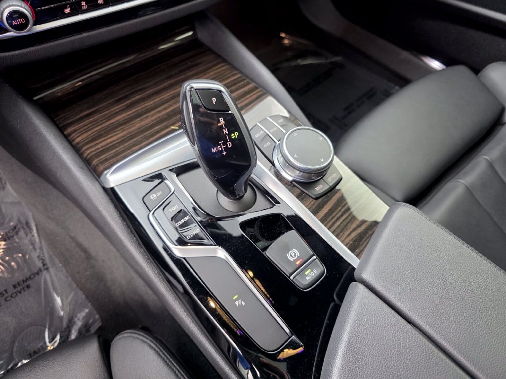 Used 2019 BMW 530i w/ Convenience Package RWD image 24