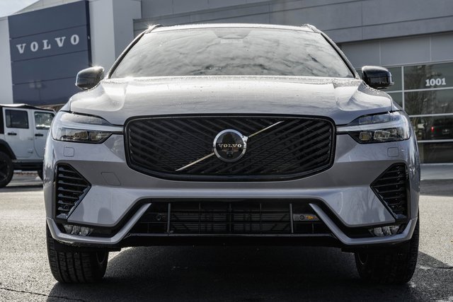 New 2026 Volvo XC60 B5 Plus w/ Protection Package Premier image 2