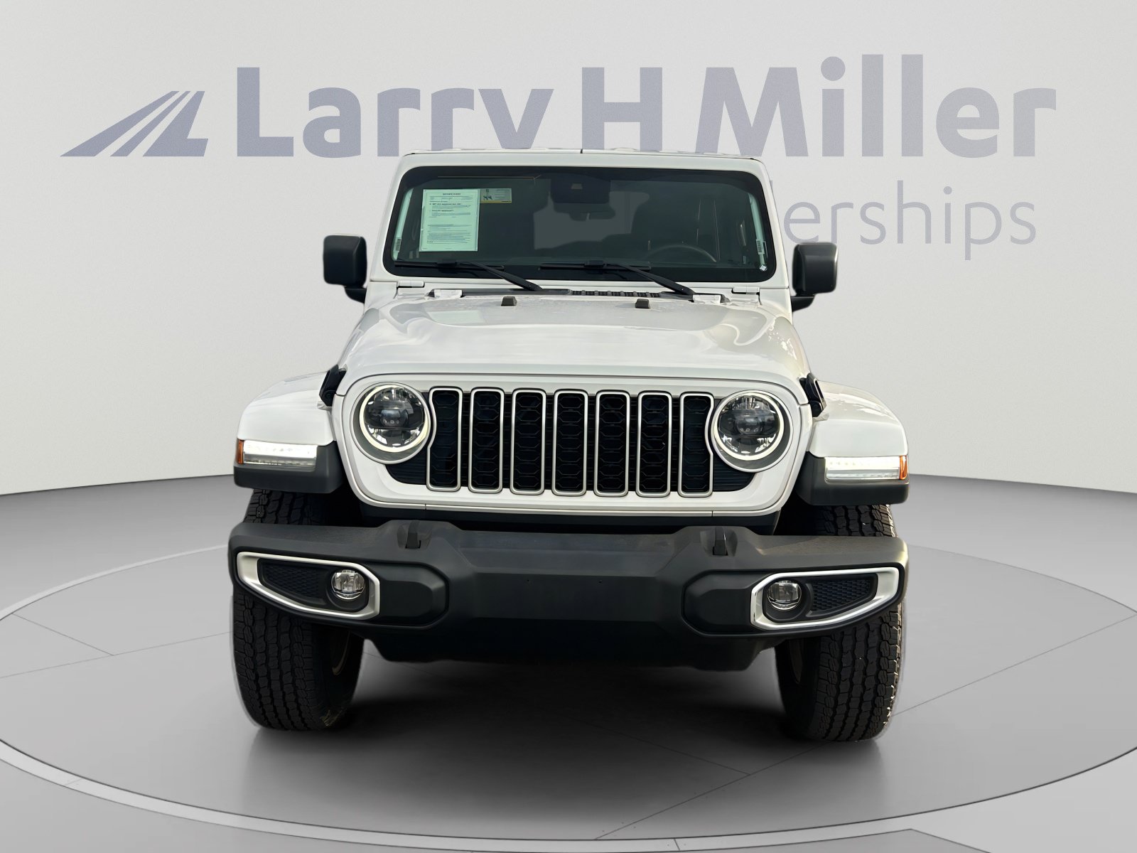 Used 2024 Jeep Wrangler Unlimited Sahara AWD/4WD image 8