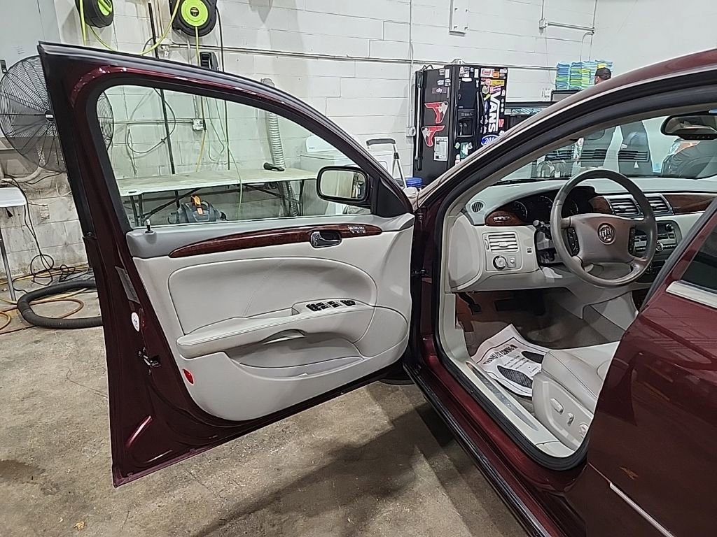 Used 2007 Buick Lucerne CXL w/ Luxury Package FWD image 11