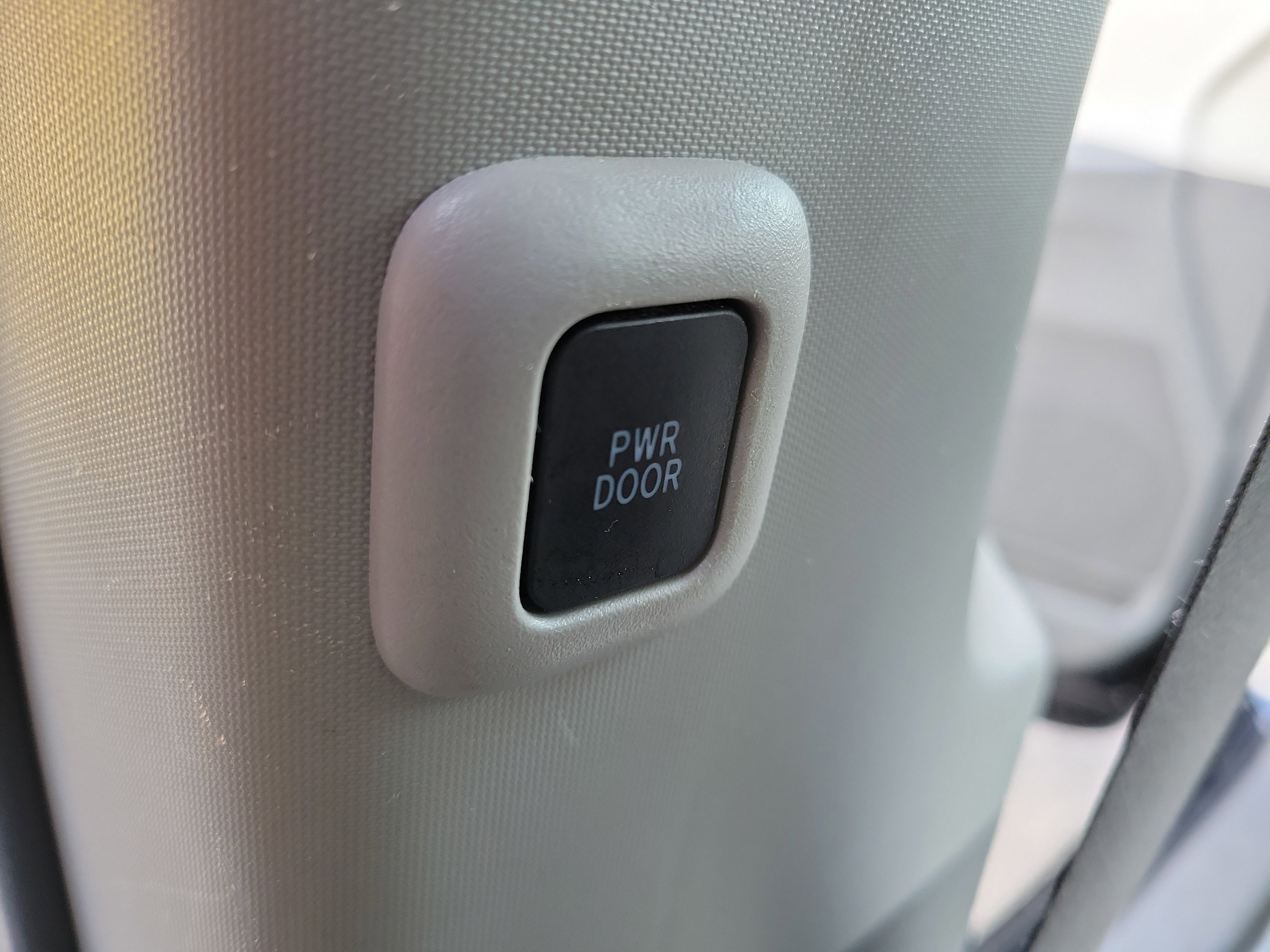 Used 2020 Toyota Sienna XLE image 25