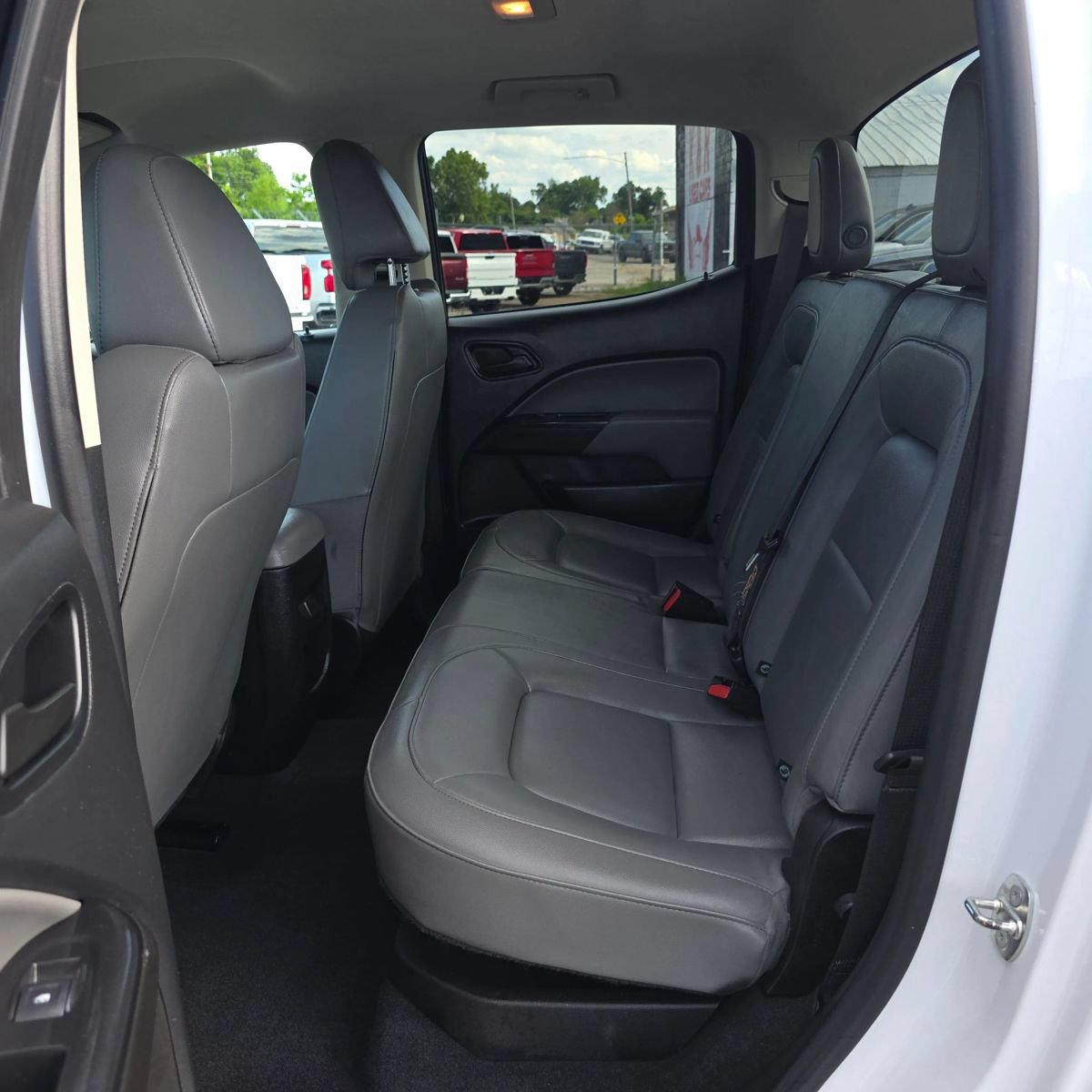 Used 2022 Chevrolet Colorado W/T w/ WT Convenience Package RWD image 10
