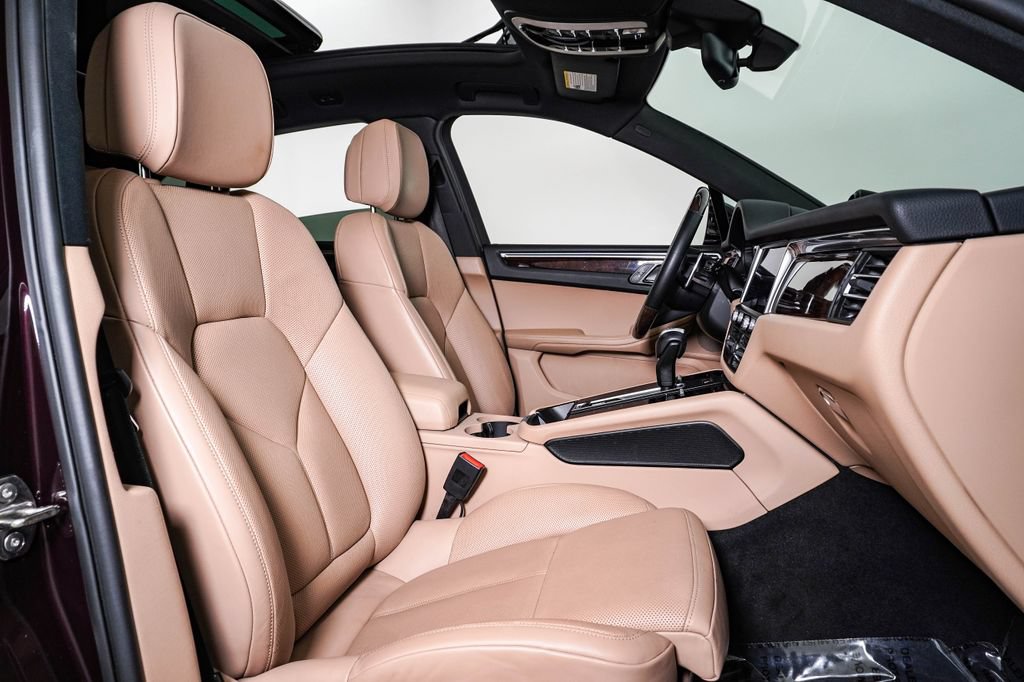 Used 2023 Porsche Macan Turbo AWD/4WD image 15