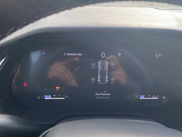 New 2025 Jeep Grand Cherokee Altitude image 39