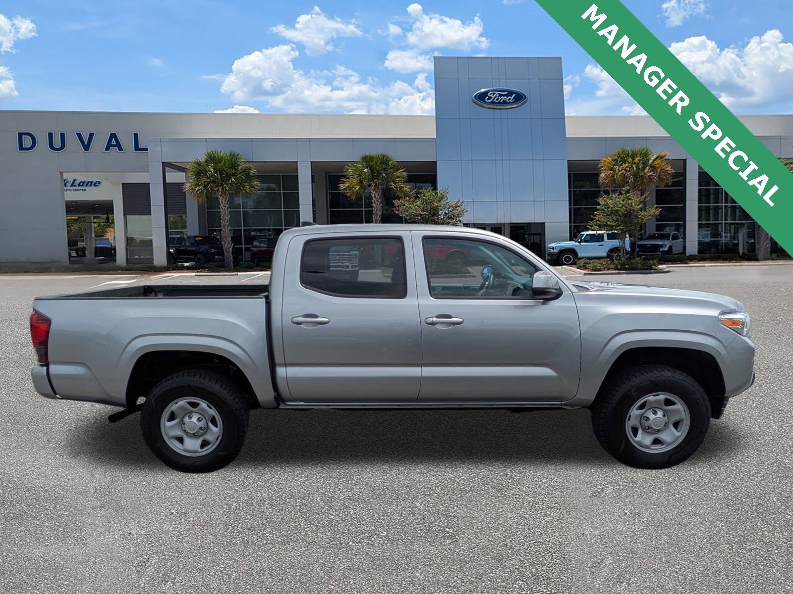 Used 2023 Toyota Tacoma TRD Sport image 2