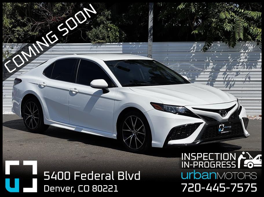 Used 2021 Toyota Camry SE FWD image 1