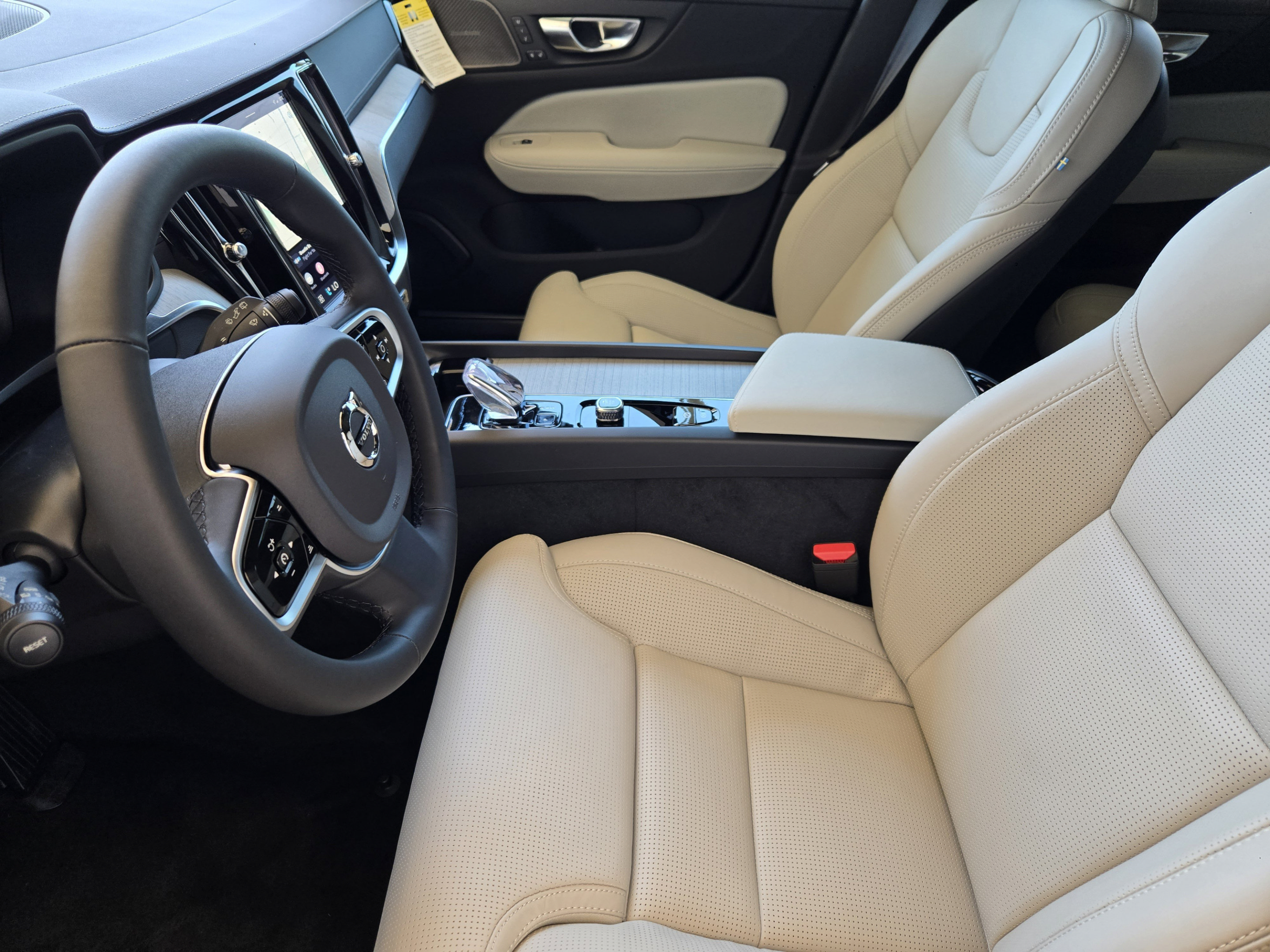 New 2026 Volvo V60 B5 Cross Country Ultra w/ Climate Package AWD/4WD image 10