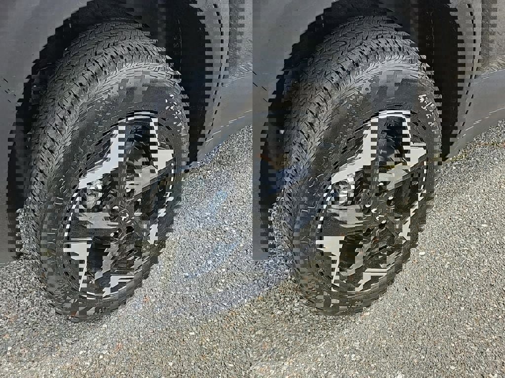 Used 2025 Kia Seltos S AWD/4WD image 18