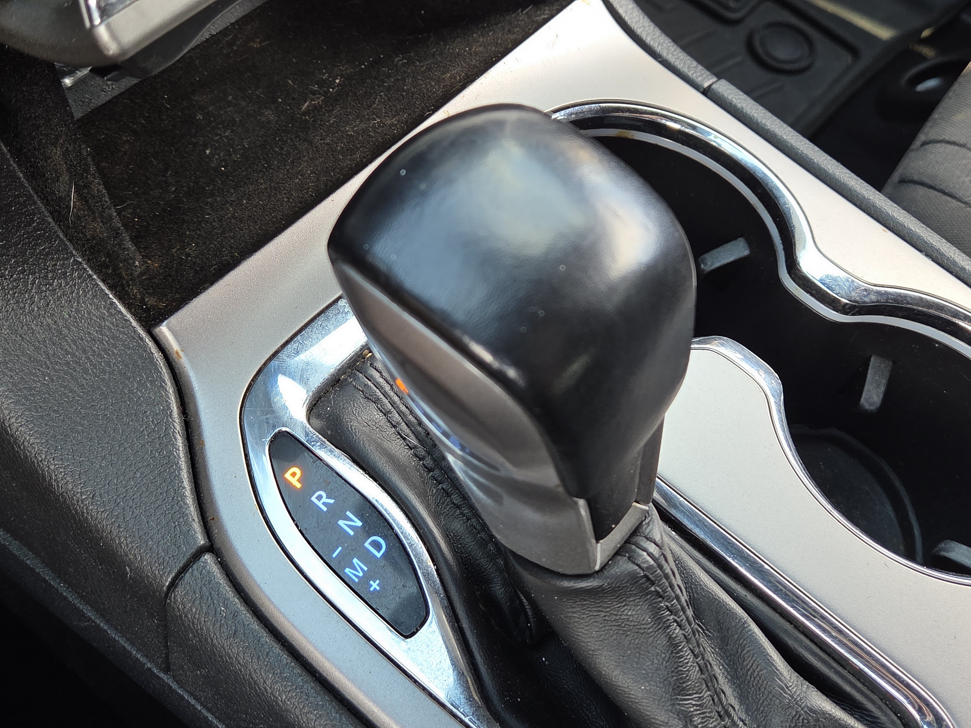 Used 2020 Jeep Grand Cherokee Laredo AWD/4WD image 17