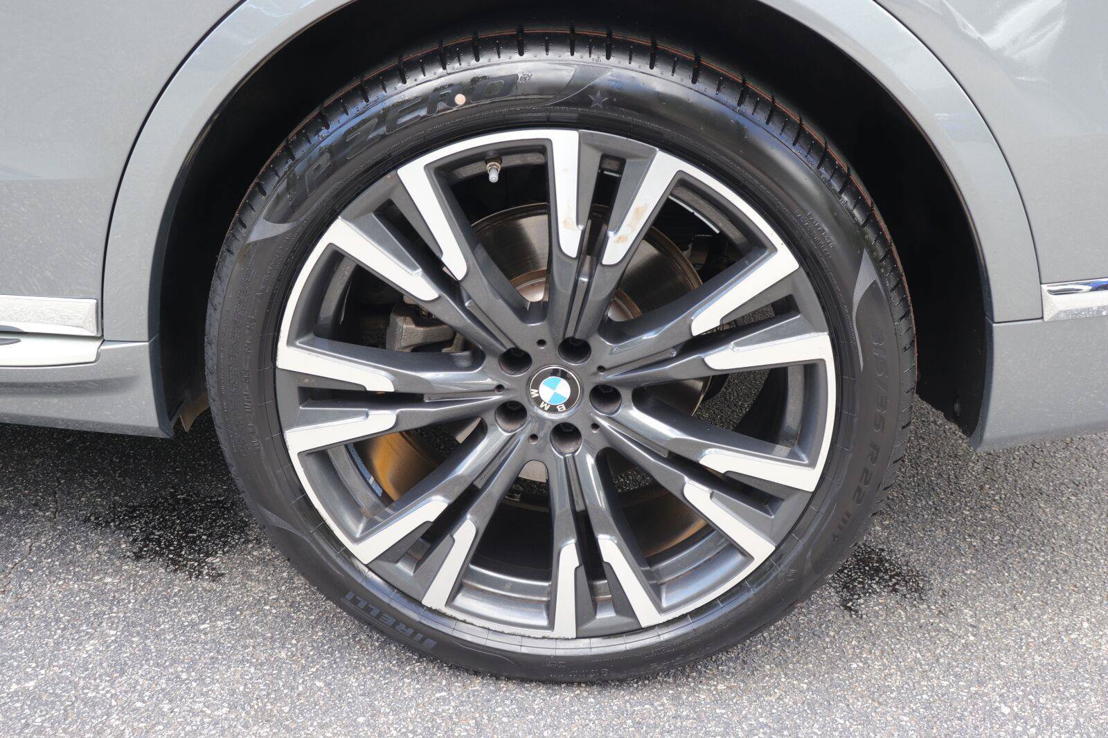 Used 2025 BMW X7 xDrive40i w/ Premium Package AWD/4WD image 44
