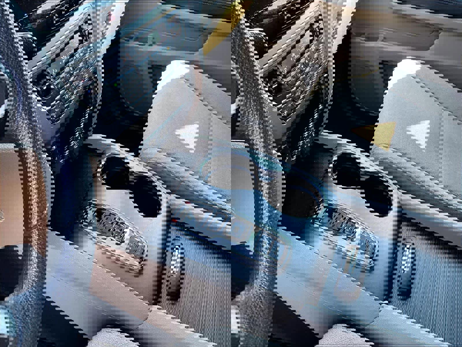 Used 2021 Honda Pilot EX image 21