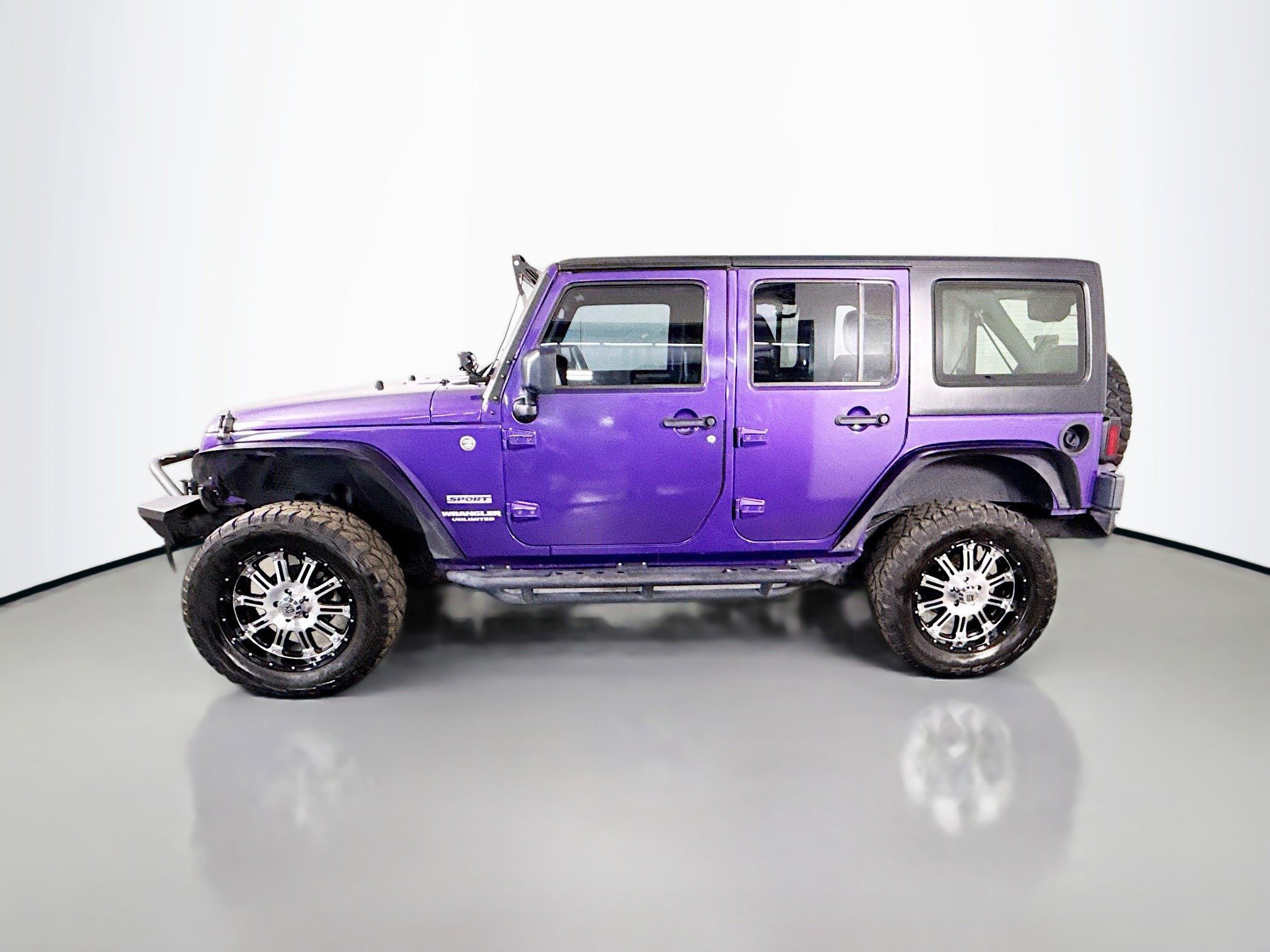 Used 2017 Jeep Wrangler Unlimited Sport w/ Connectivity Group AWD/4WD image 6
