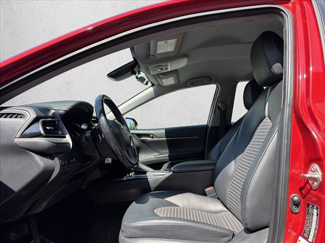 Used 2020 Toyota Camry SE FWD image 11