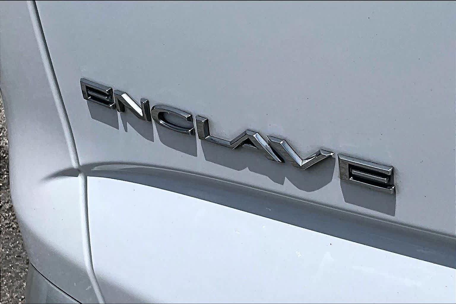 Used 2023 Buick Enclave Essence FWD image 10