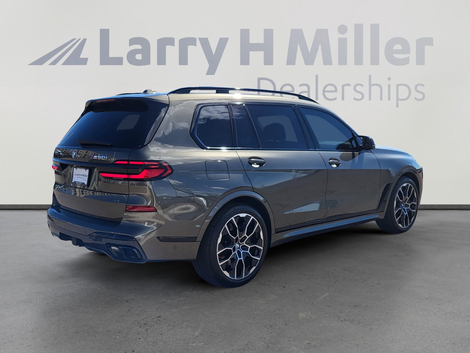 Used 2025 BMW X7 M60i image 5