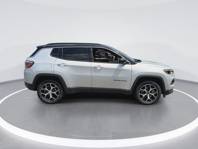Used 2024 Jeep Compass Limited AWD/4WD image 9