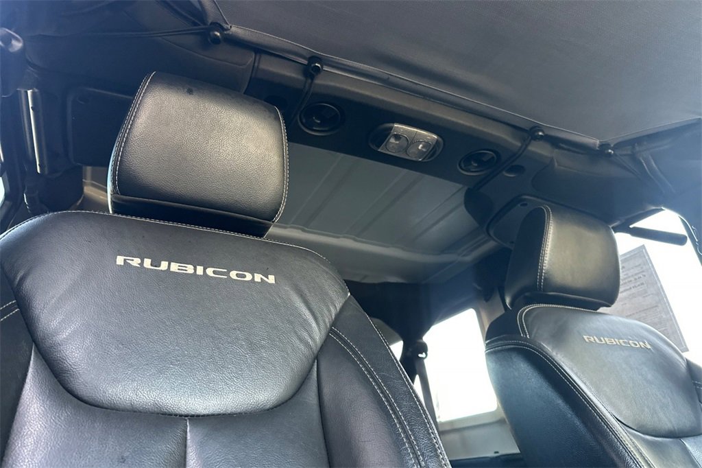 Used 2015 Jeep Wrangler Unlimited Rubicon w/ Connectivity Group image 19