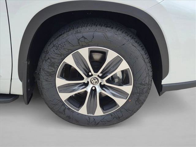 New 2026 Toyota Highlander XLE AWD/4WD image 9
