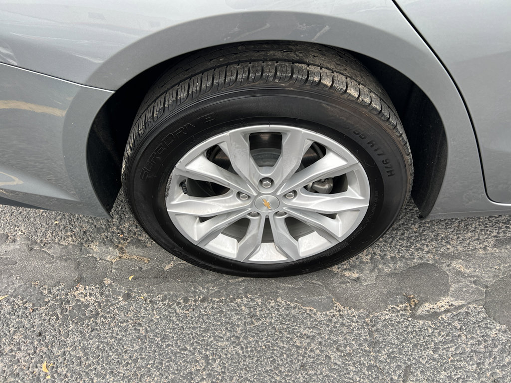 Used 2023 Chevrolet Malibu LT image 3