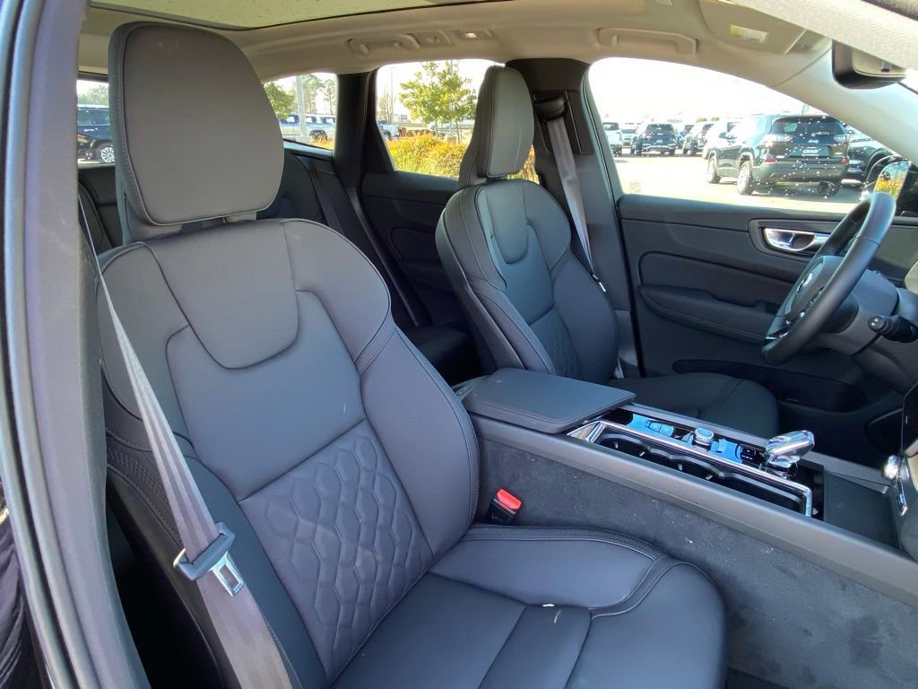 Used 2026 Volvo XC60 B5 Core w/ Protection Package Premier image 31