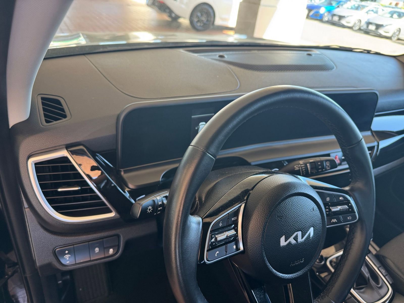 Used 2025 Kia Seltos S FWD image 35