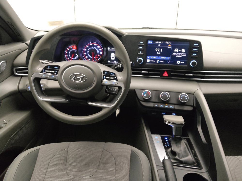 Used 2021 Hyundai Elantra SE image 22