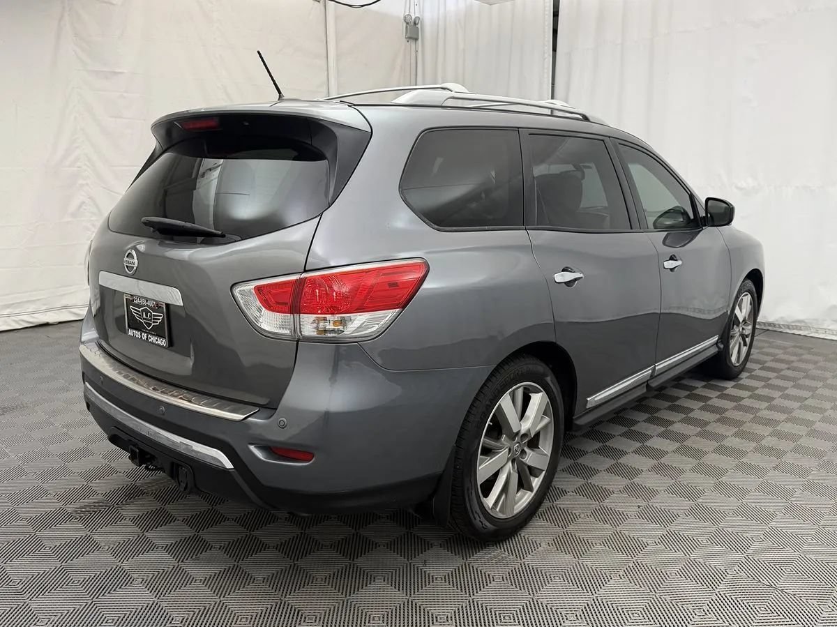 Used 2016 Nissan Pathfinder Platinum w/ Family Entertainment Package FWD image 5