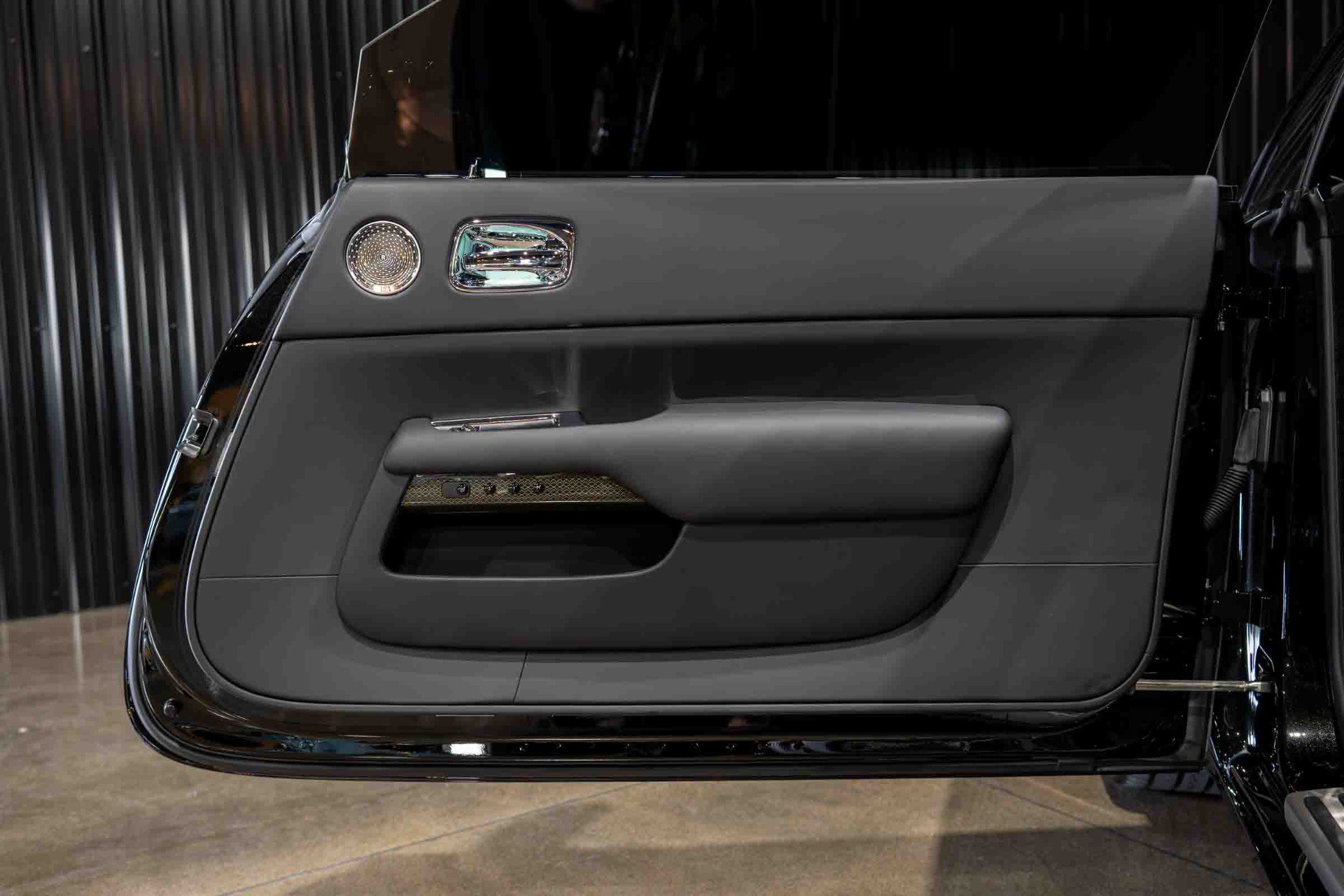 Used 2020 Rolls-Royce Wraith RWD image 31
