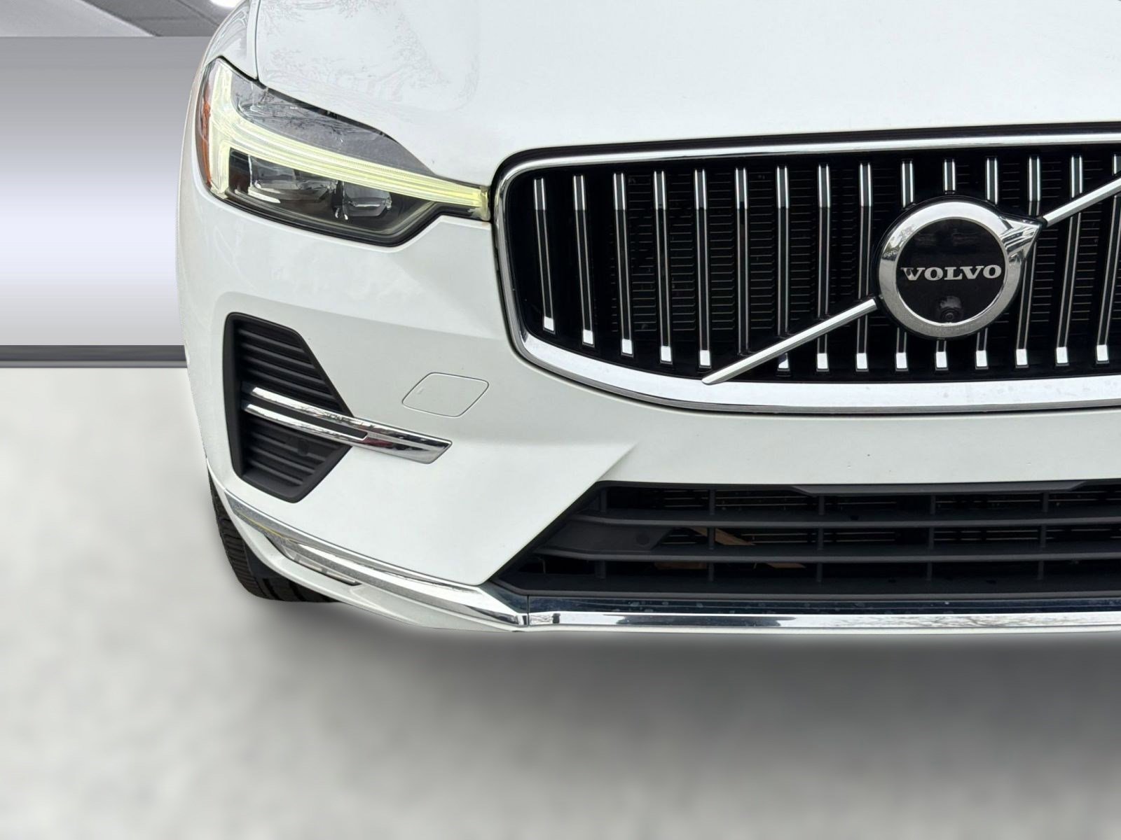 Certified 2023 Volvo XC60 B5 Plus w/ Protection Package Premier FWD image 28