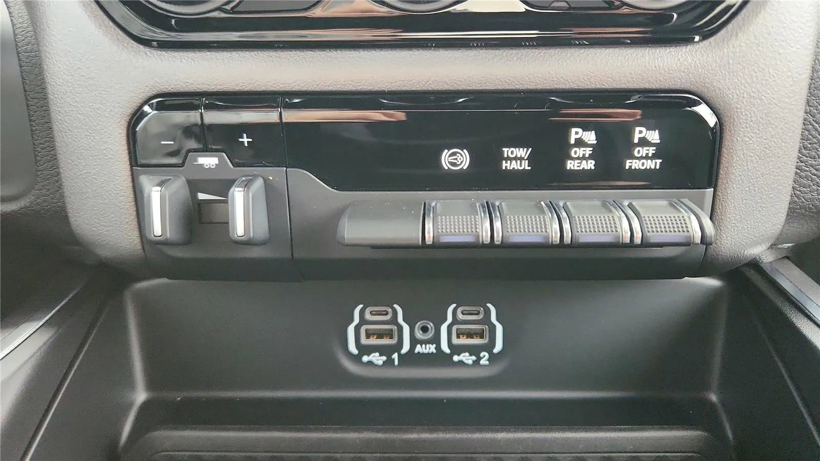 Used 2024 RAM 2500 Big Horn w/ Towing Technology Group image 15