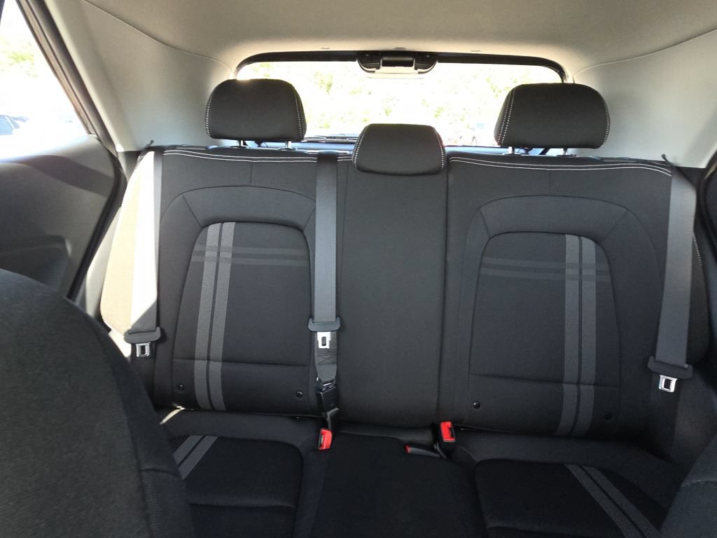 Used 2023 Hyundai Venue SEL FWD image 25