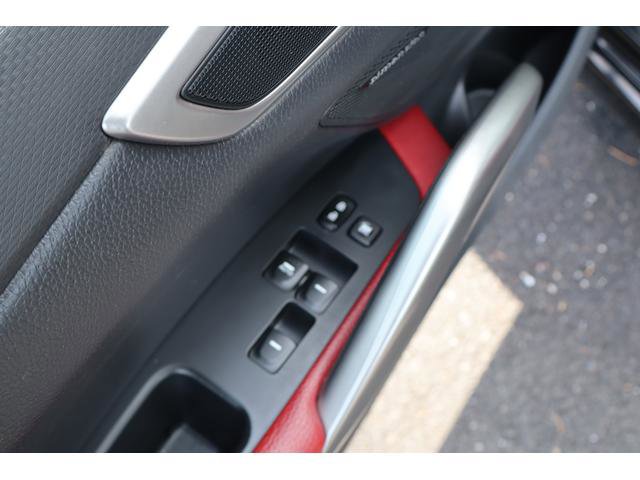 Used 2012 Hyundai Veloster w/ Tech Pkg FWD image 7