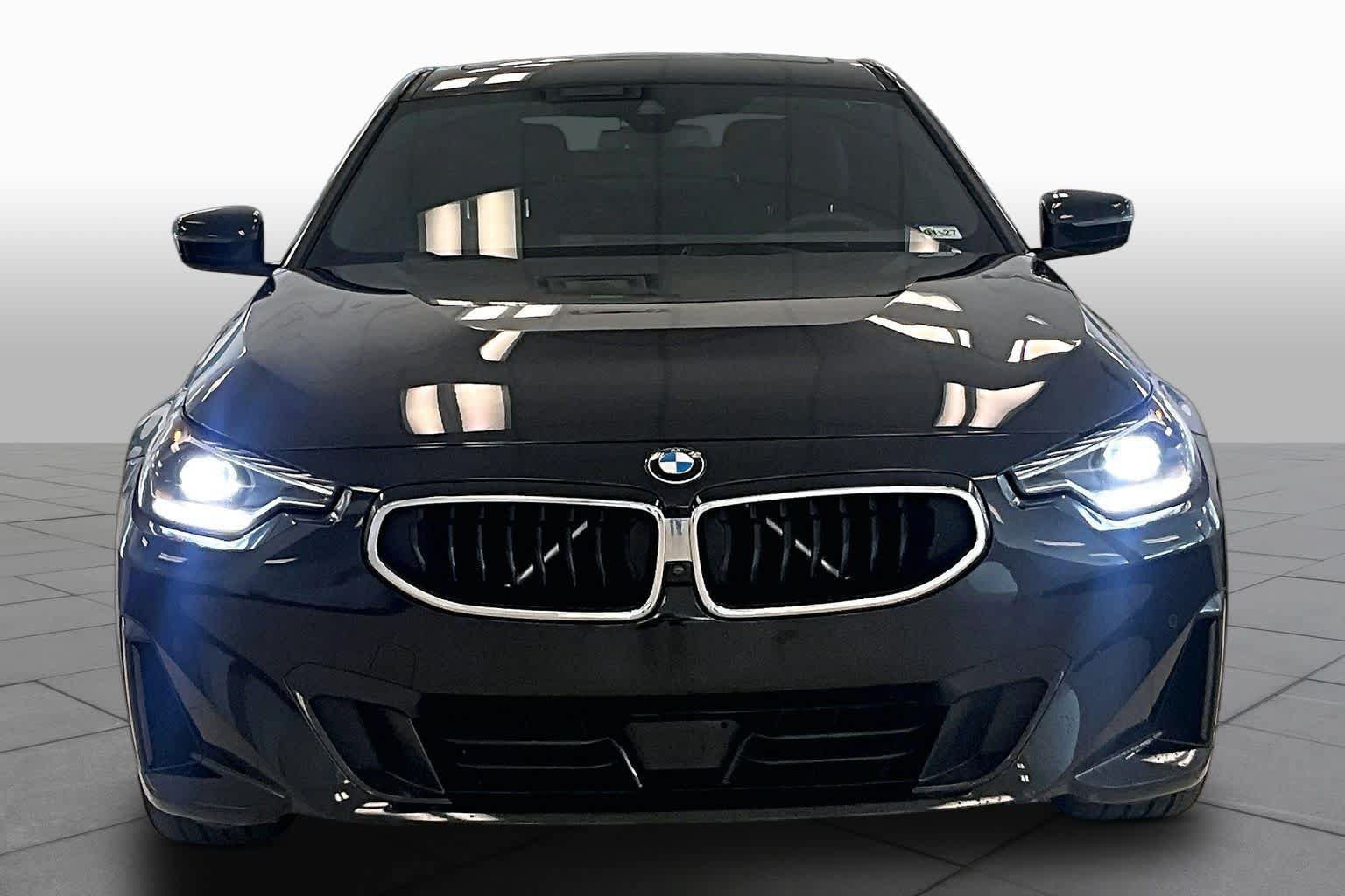 Used 2024 BMW 230i Coupe w/ Convenience Package RWD image 3