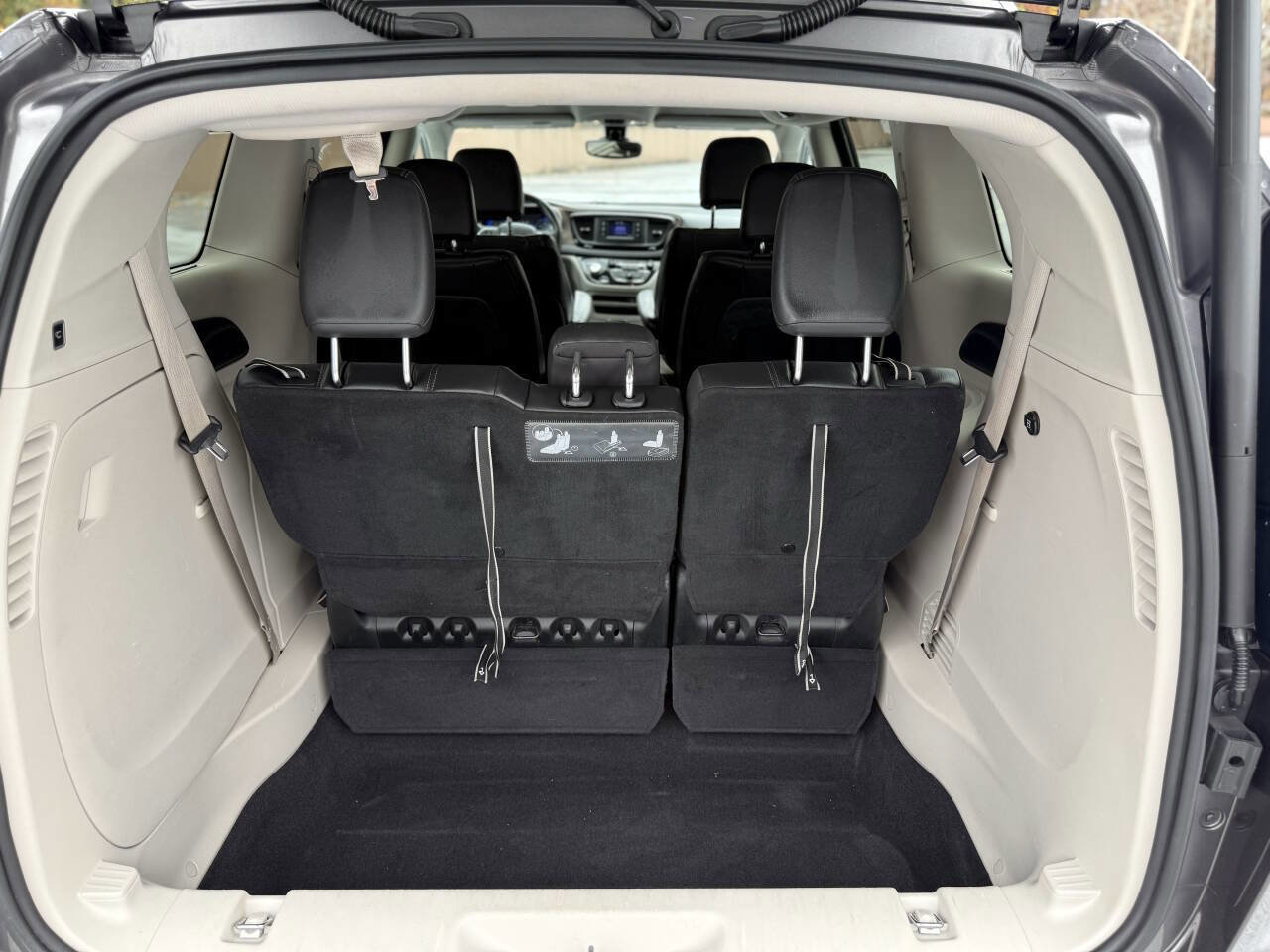 Used 2017 Chrysler Pacifica Touring-L image 26