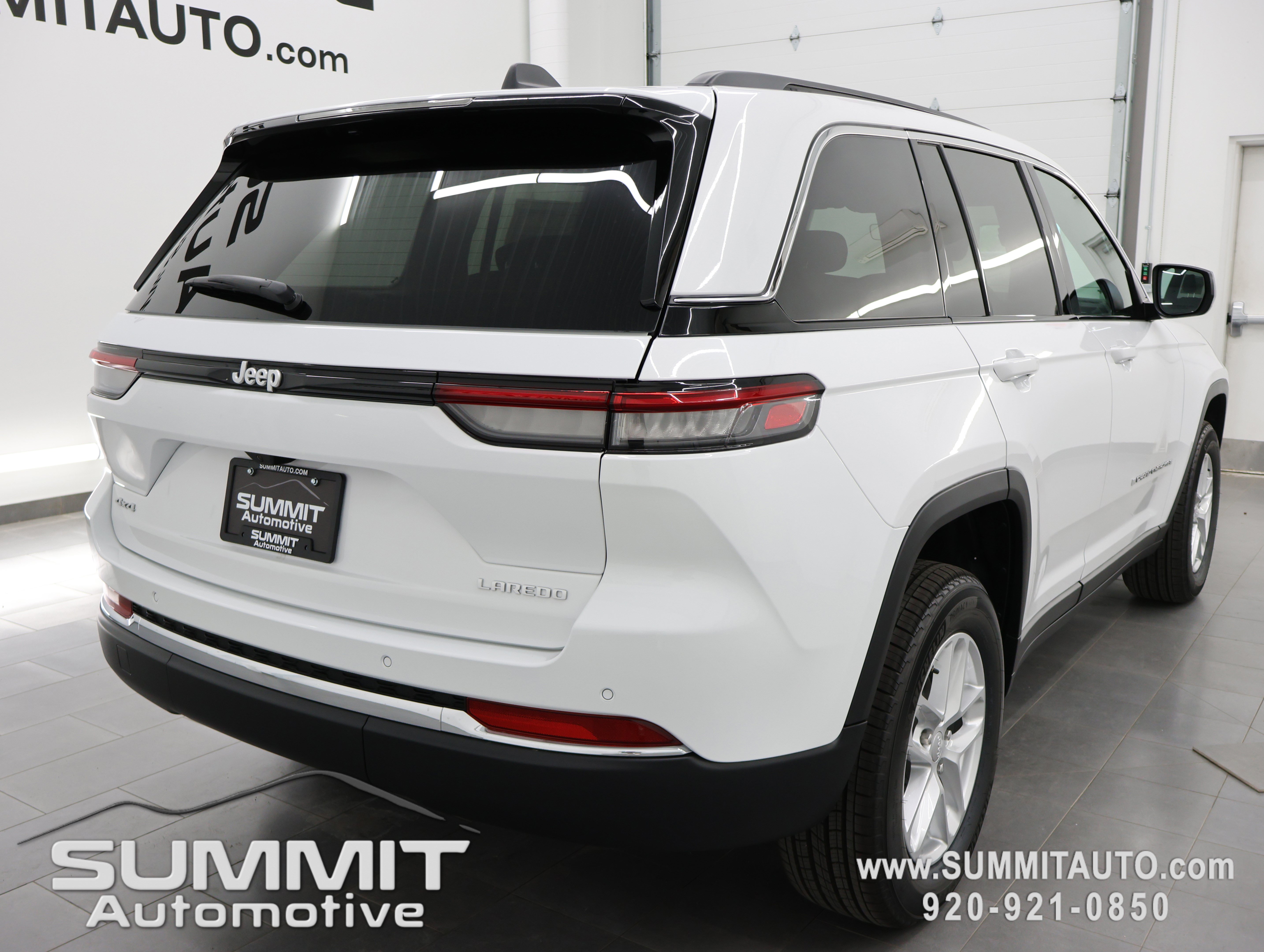 New 2026 Jeep Grand Cherokee Laredo X AWD/4WD image 5