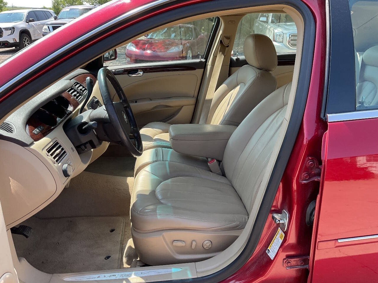Used 2011 Buick Lucerne CXL FWD image 12